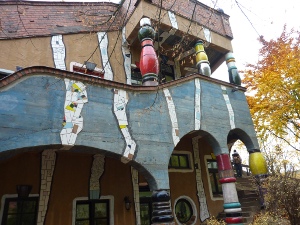 Hundertwasserhaus_klein_1.JPG